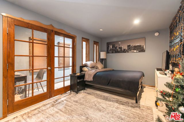 2430 Coldwater Canyon Drive, Beverly Hills, CA 90210