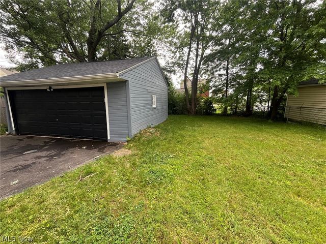 28061 Tremaine Drive, Euclid, OH 44132