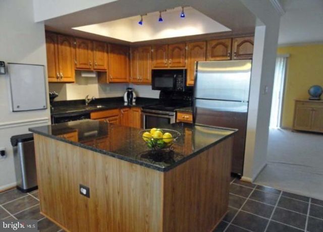 9602 BLAKE LN, Fairfax, VA 22031