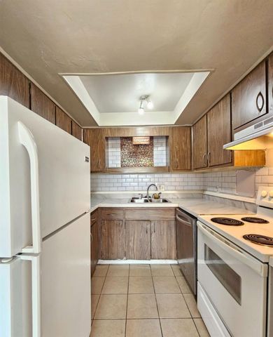 7610 W POWHATAN AVENUE 2, Tampa, FL 33615