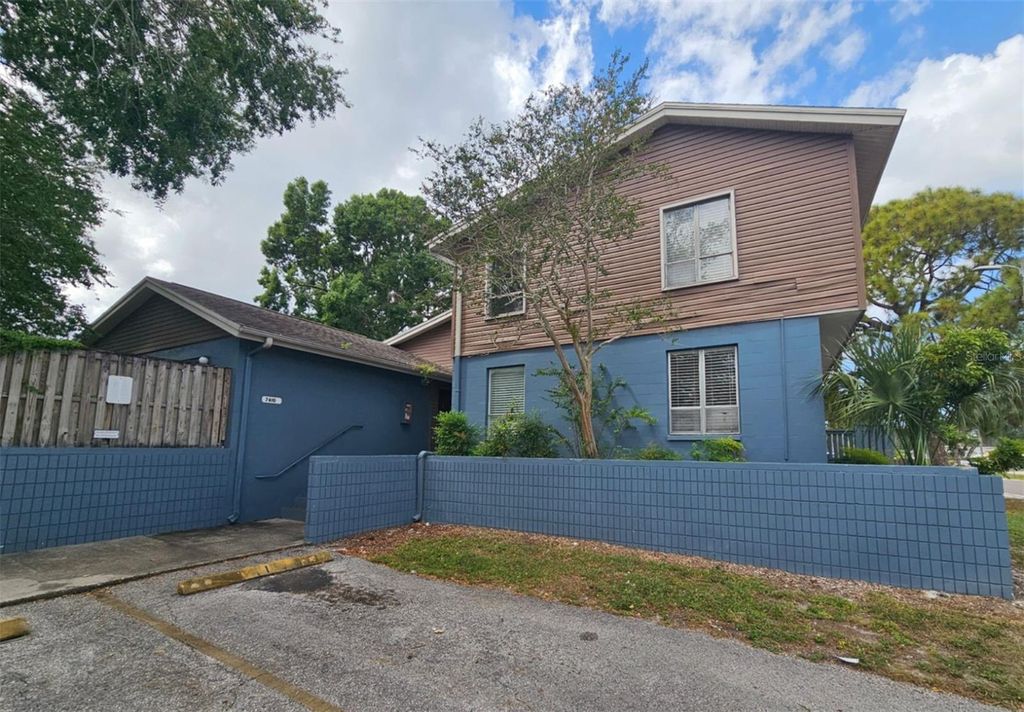 7610 W POWHATAN AVENUE 2, Tampa, FL 33615