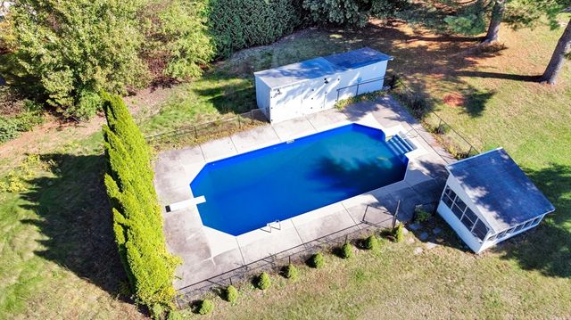152 North St, Ware, MA 01082