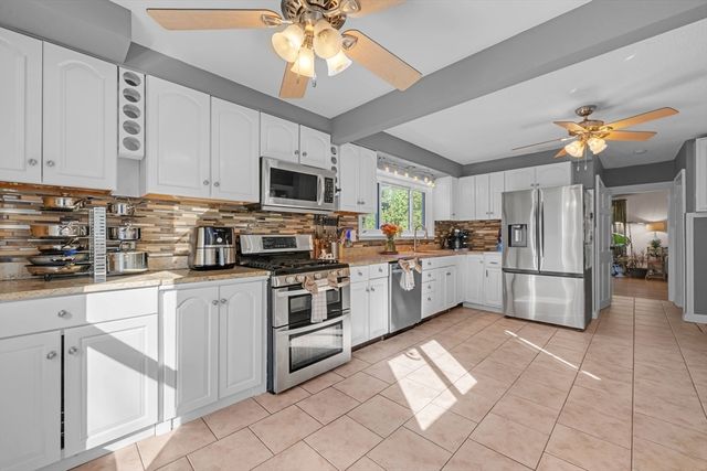 152 North St, Ware, MA 01082