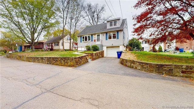 145 Rooster River Boulevard, Bridgeport, CT 06606