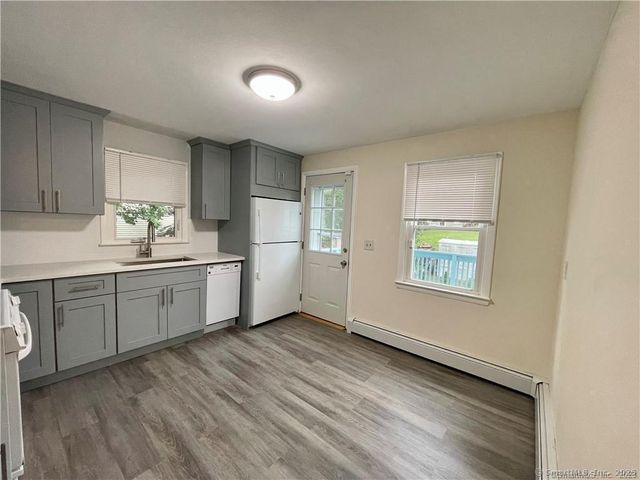 145 Rooster River Boulevard, Bridgeport, CT 06606