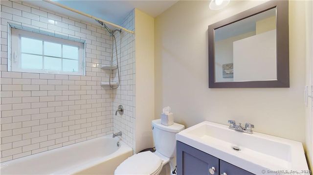 145 Rooster River Boulevard, Bridgeport, CT 06606