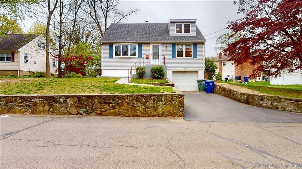 145 Rooster River Boulevard, Bridgeport, CT 06606