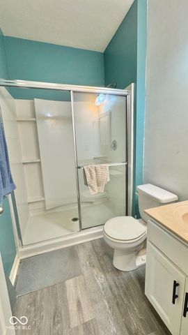 2125 Lakecrest Drive, Columbus, IN 47201