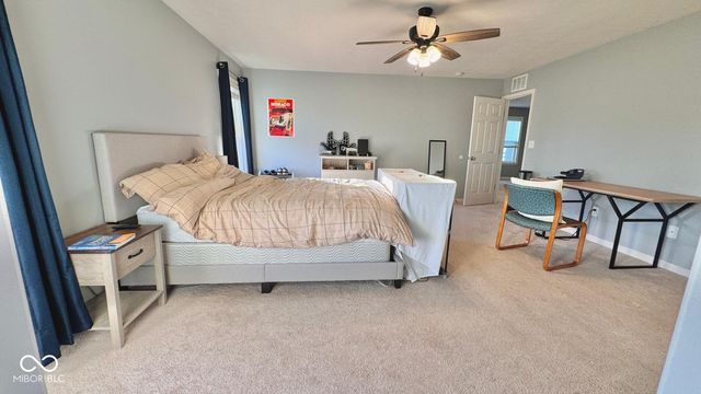 2125 Lakecrest Drive, Columbus, IN 47201