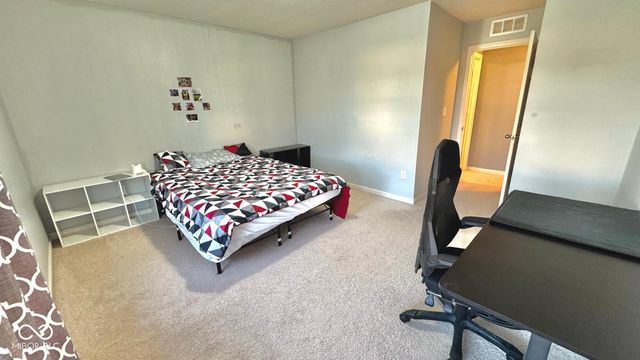 2125 Lakecrest Drive, Columbus, IN 47201