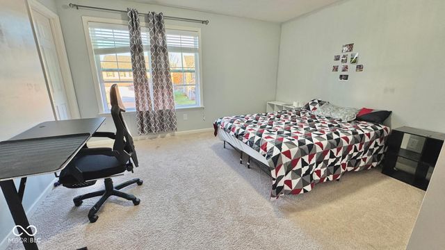 2125 Lakecrest Drive, Columbus, IN 47201