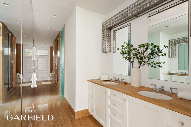 233 E 62ND Street, New York City, NY 10065