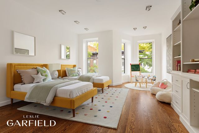 233 E 62ND Street, New York City, NY 10065