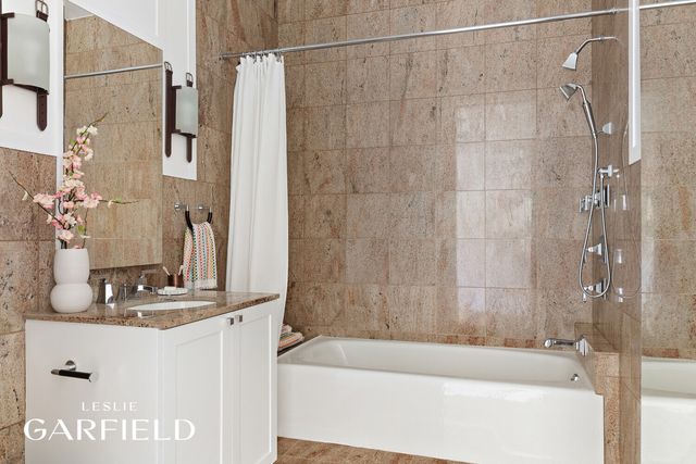 233 E 62ND Street, New York City, NY 10065