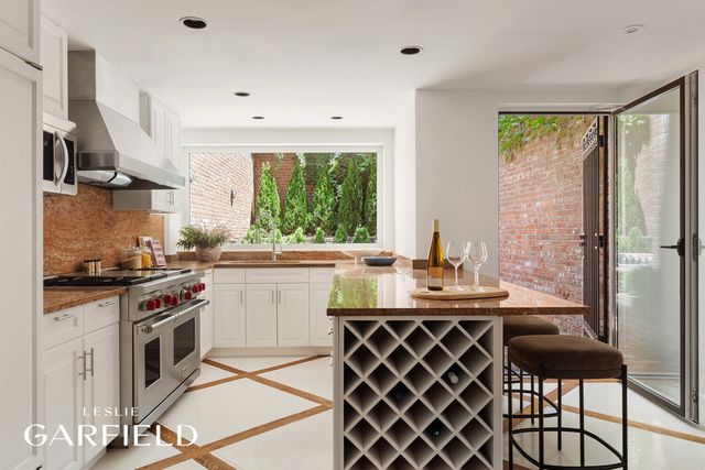233 E 62ND Street, New York City, NY 10065