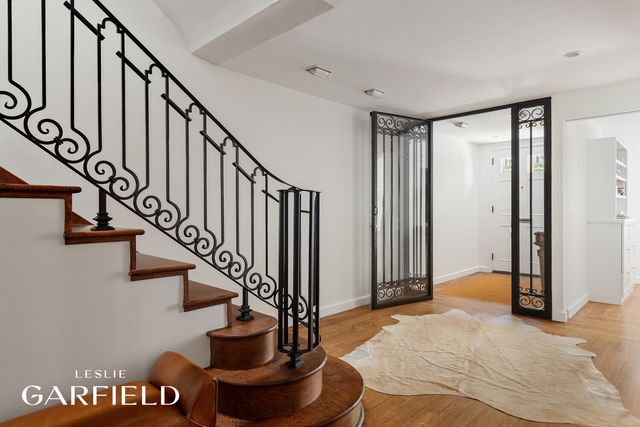 233 E 62ND Street, New York City, NY 10065
