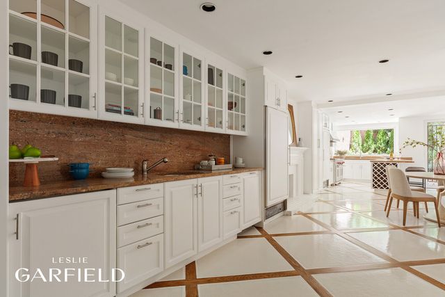 233 E 62ND Street, New York City, NY 10065
