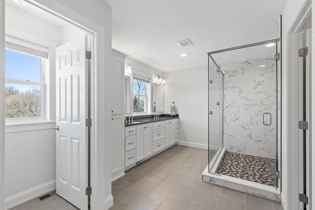 16860 Valley Road, Eden Prairie, MN 55347