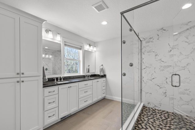 16860 Valley Road, Eden Prairie, MN 55347