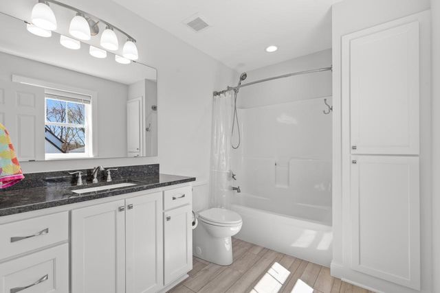 16860 Valley Road, Eden Prairie, MN 55347