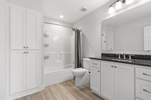 16860 Valley Road, Eden Prairie, MN 55347