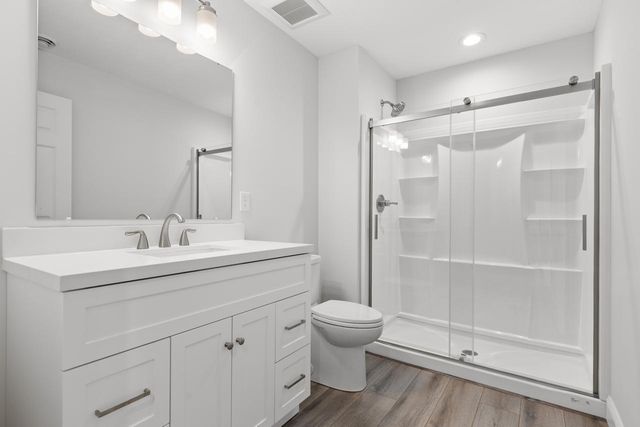 16860 Valley Road, Eden Prairie, MN 55347