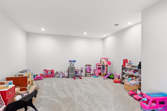 16860 Valley Road, Eden Prairie, MN 55347