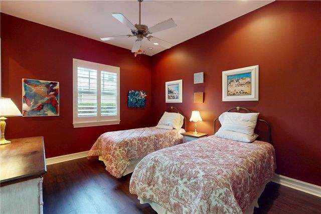 2815 Saint Barts Square, Vero Beach, FL 32967