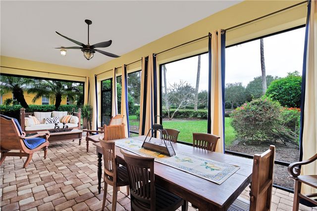 2815 Saint Barts Square, Vero Beach, FL 32967