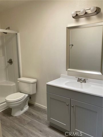 8505 Columbus Avenue 304, North Hills (los Angeles), CA 91343