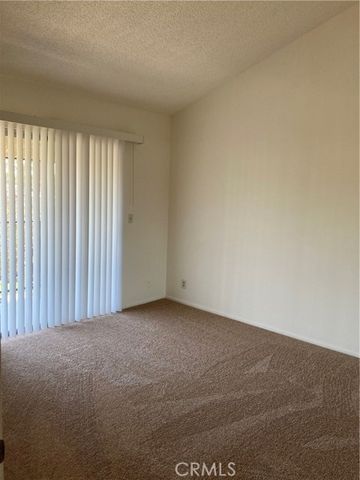 8505 Columbus Avenue 304, North Hills (los Angeles), CA 91343