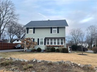 2 Brook Street 2, Smithfield, RI 02917