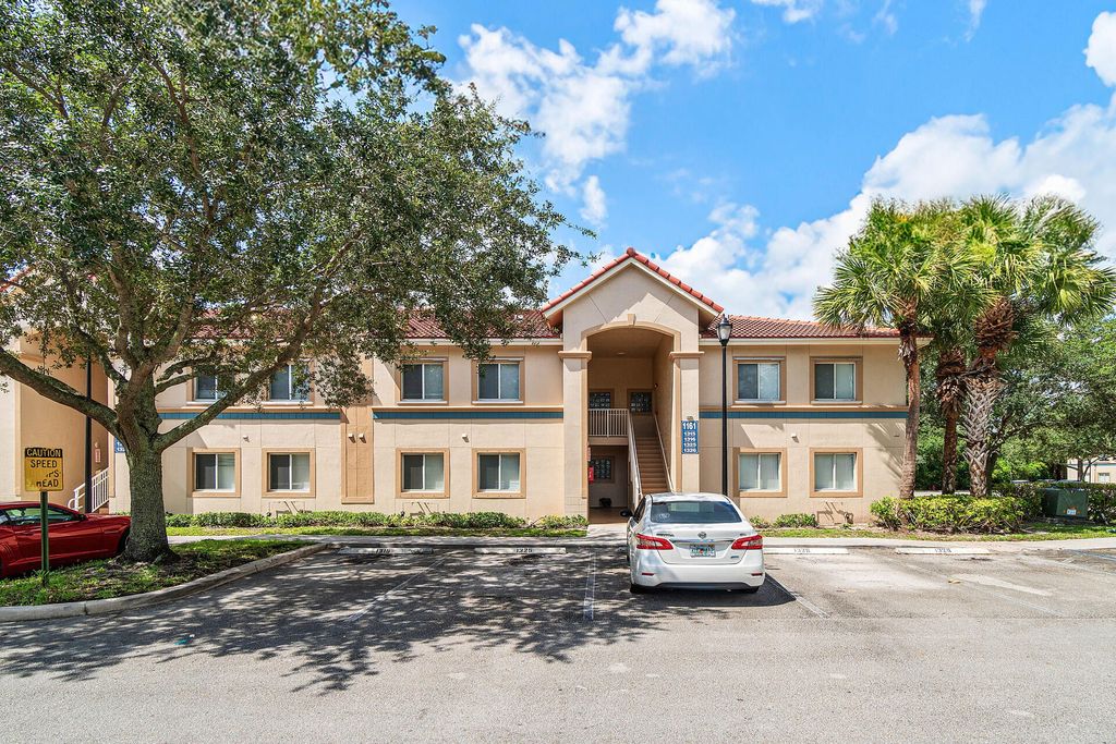 1161 GOLDEN LAKES Boulevard 1325, West Palm Beach, FL 33411