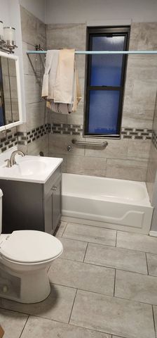 8361 S Bond Avenue 2, Chicago, IL 60617