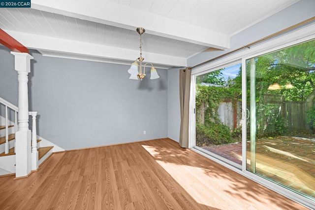 1952 Oak Grove Rd, Walnut Creek, CA 94598