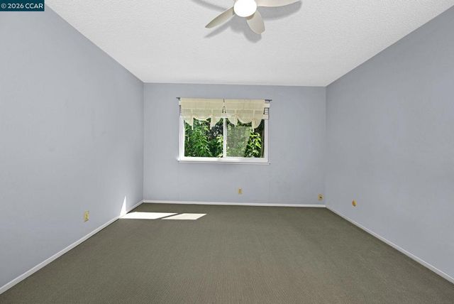 1952 Oak Grove Rd, Walnut Creek, CA 94598