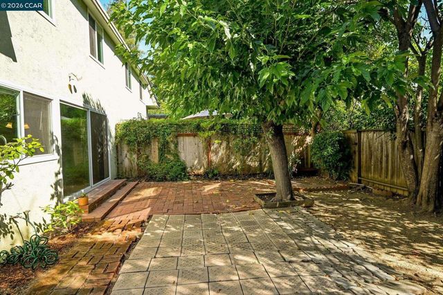1952 Oak Grove Rd, Walnut Creek, CA 94598