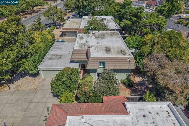 1952 Oak Grove Rd, Walnut Creek, CA 94598