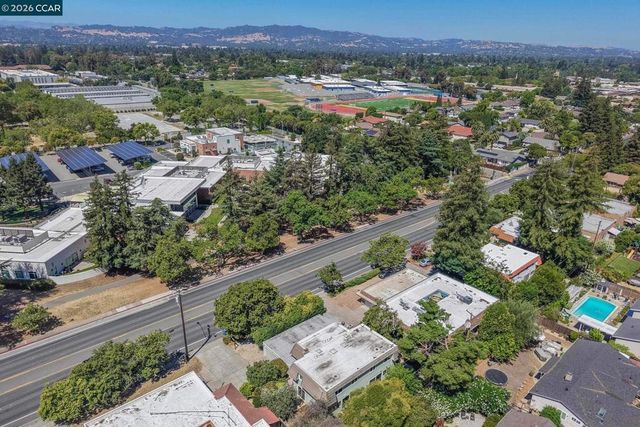 1952 Oak Grove Rd, Walnut Creek, CA 94598