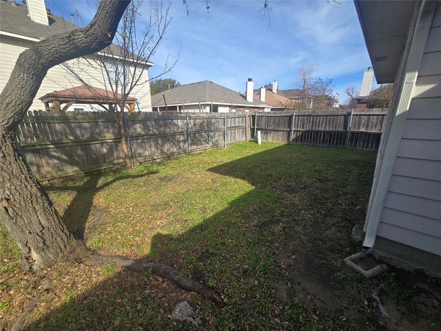 6622 Fairglen Drive, Arlington, TX 76002