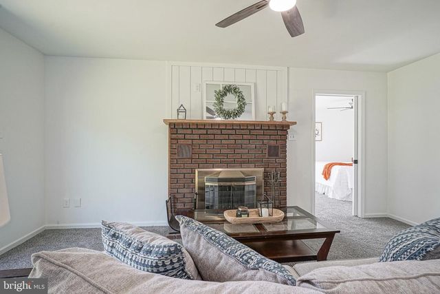 1779 CONGRESS DR, Blackwood, NJ 08012