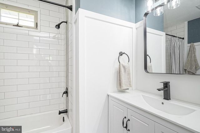 1779 CONGRESS DR, Blackwood, NJ 08012