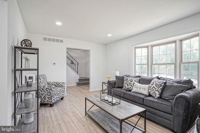 1779 CONGRESS DR, Blackwood, NJ 08012