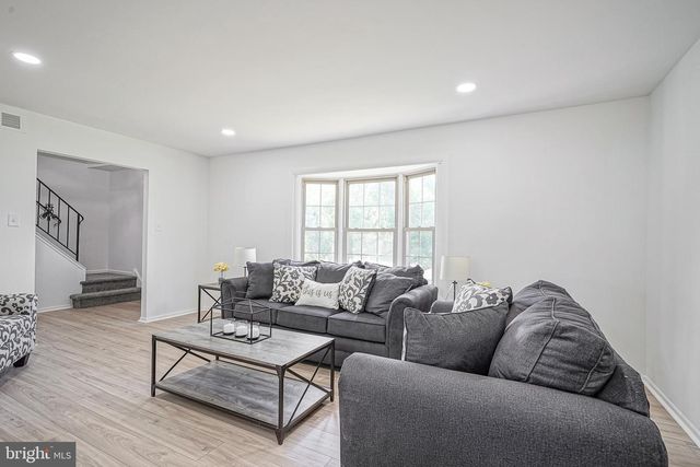1779 CONGRESS DR, Blackwood, NJ 08012