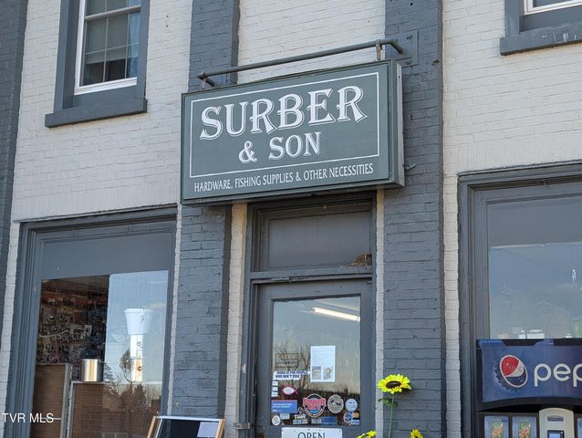 208 Town Square Street, Glade Spring, VA 24340