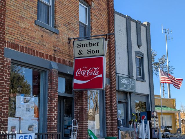 208 Town Square Street, Glade Spring, VA 24340