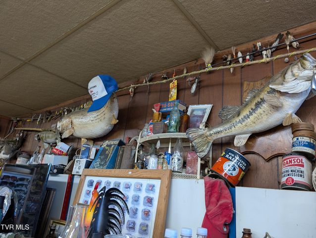 208 Town Square Street, Glade Spring, VA 24340