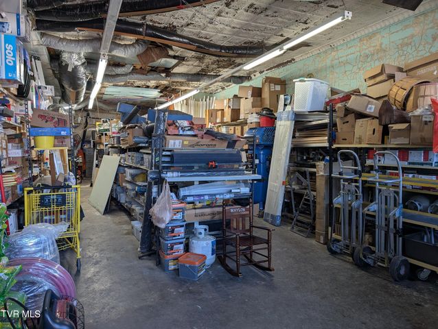 208 Town Square Street, Glade Spring, VA 24340