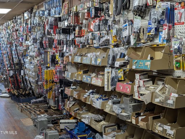 208 Town Square Street, Glade Spring, VA 24340