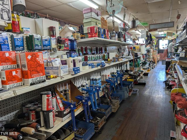 208 Town Square Street, Glade Spring, VA 24340